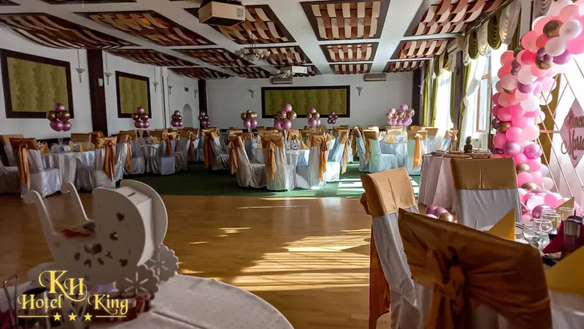 https://honeypot0.s3.amazonaws.com/1701594536453-gallery-HOTEL%20KING%20%283%29.webp