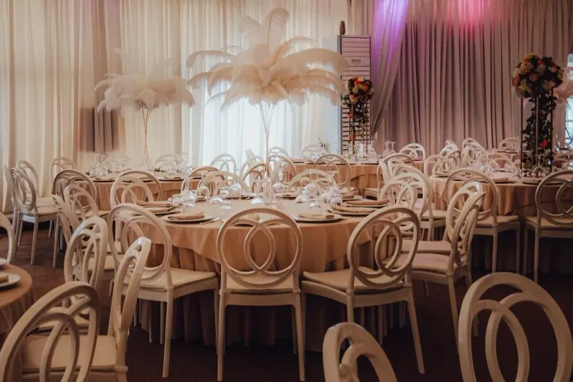 https://honeypot0.s3.amazonaws.com/1701597743478-gallery-GRAND%20BALLROOM%20%282%29.webp