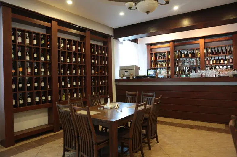 https://honeypot0.s3.amazonaws.com/1701677855646-gallery-RESTAURANT%20VATRA%20%282%29.webp