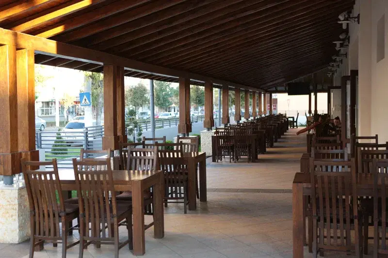 https://honeypot0.s3.amazonaws.com/1701677856949-gallery-RESTAURANT%20VATRA%20%284%29.webp
