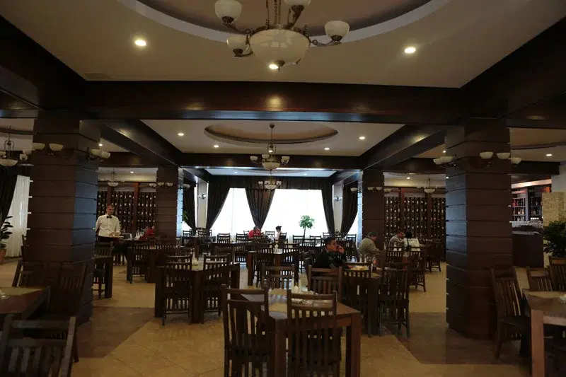 https://honeypot0.s3.amazonaws.com/1701677858232-gallery-RESTAURANT%20VATRA%20%286%29.webp