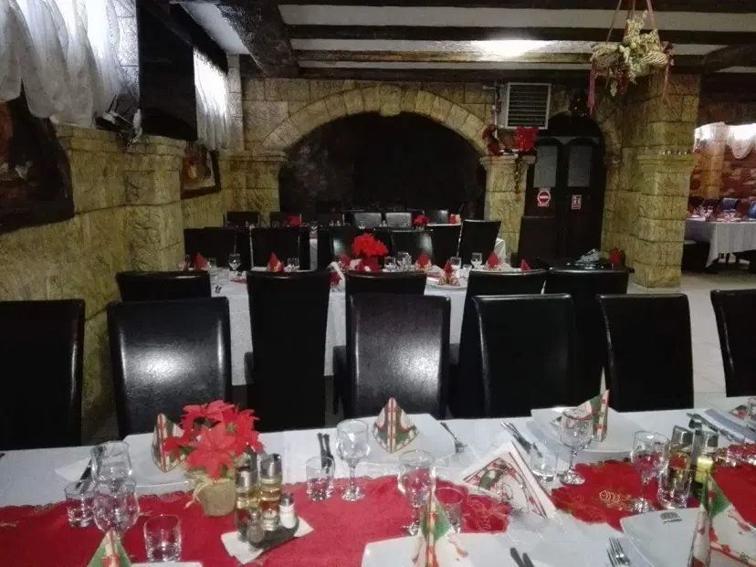 https://honeypot0.s3.amazonaws.com/1701683476495-gallery-TAVERNA%20DACILOR%20%283%29.webp