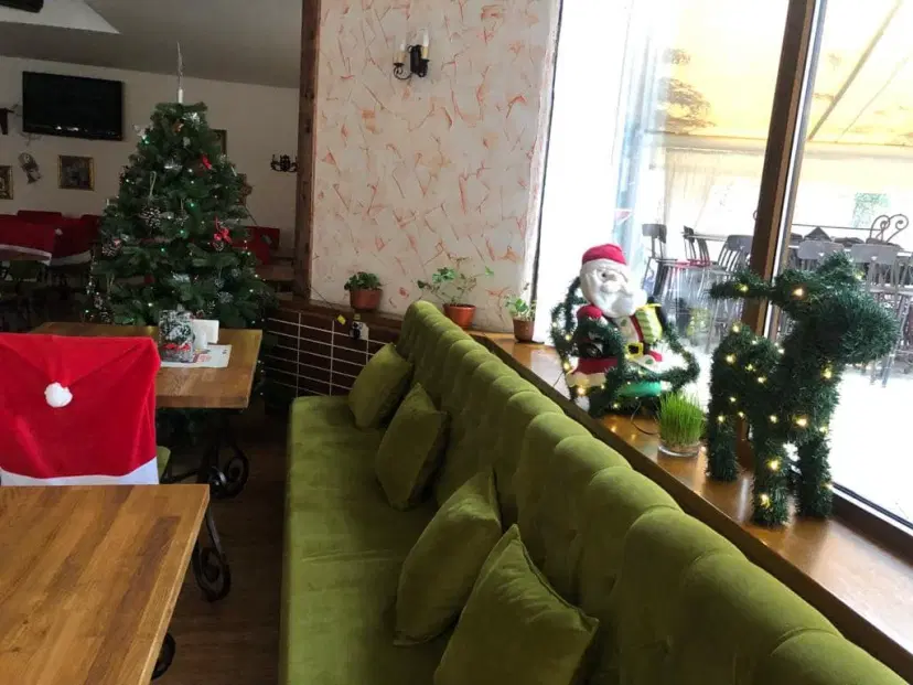 https://honeypot0.s3.amazonaws.com/1701684417371-gallery-RESTAURANT%20MILENIUM%20%286%29.webp