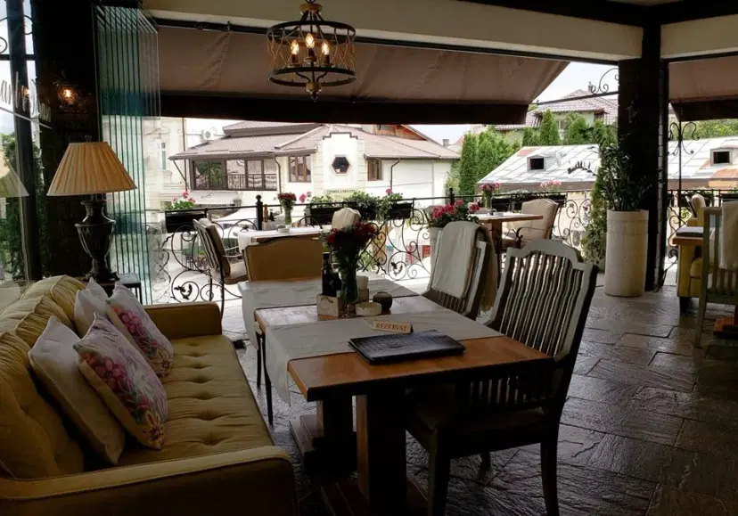 https://honeypot0.s3.amazonaws.com/1701688469090-gallery-RESTAURANT%20BELVEDERE%20%282%29.webp