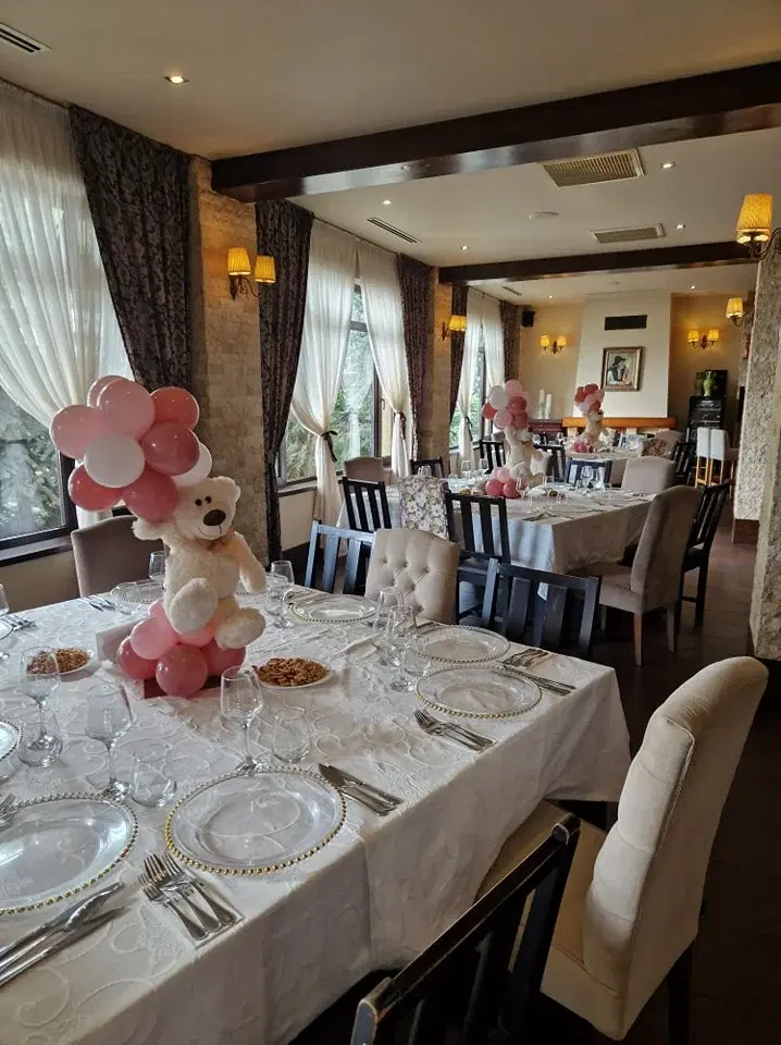 https://honeypot0.s3.amazonaws.com/1701713785416-gallery-RESTAURANT%20SOLARINO%20%285%29.webp