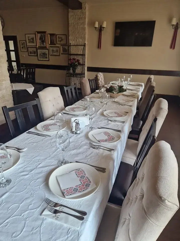 https://honeypot0.s3.amazonaws.com/1701713787802-gallery-RESTAURANT%20SOLARINO%20%288%29.webp