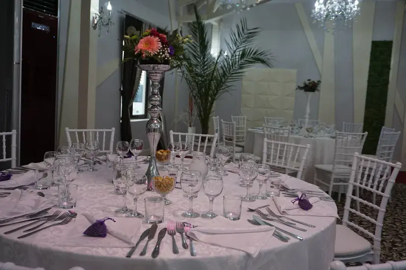 https://honeypot0.s3.amazonaws.com/1701722262741-gallery-RESTAURANT%20RODIV%20%283%29.webp