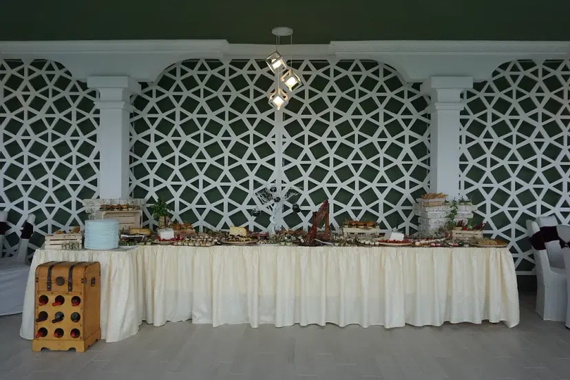 https://honeypot0.s3.amazonaws.com/1701722263466-gallery-RESTAURANT%20RODIV%20%284%29.webp