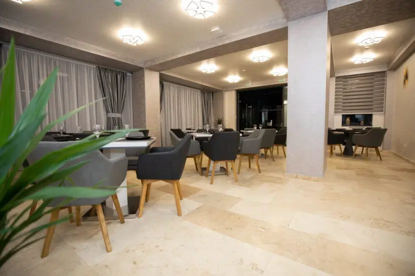 https://honeypot0.s3.amazonaws.com/1701766878700-gallery-HOTEL%20DEL%20PONTE%20%284%29.webp