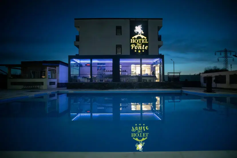 https://honeypot0.s3.amazonaws.com/1701766879497-gallery-HOTEL%20DEL%20PONTE%20%285%29.webp