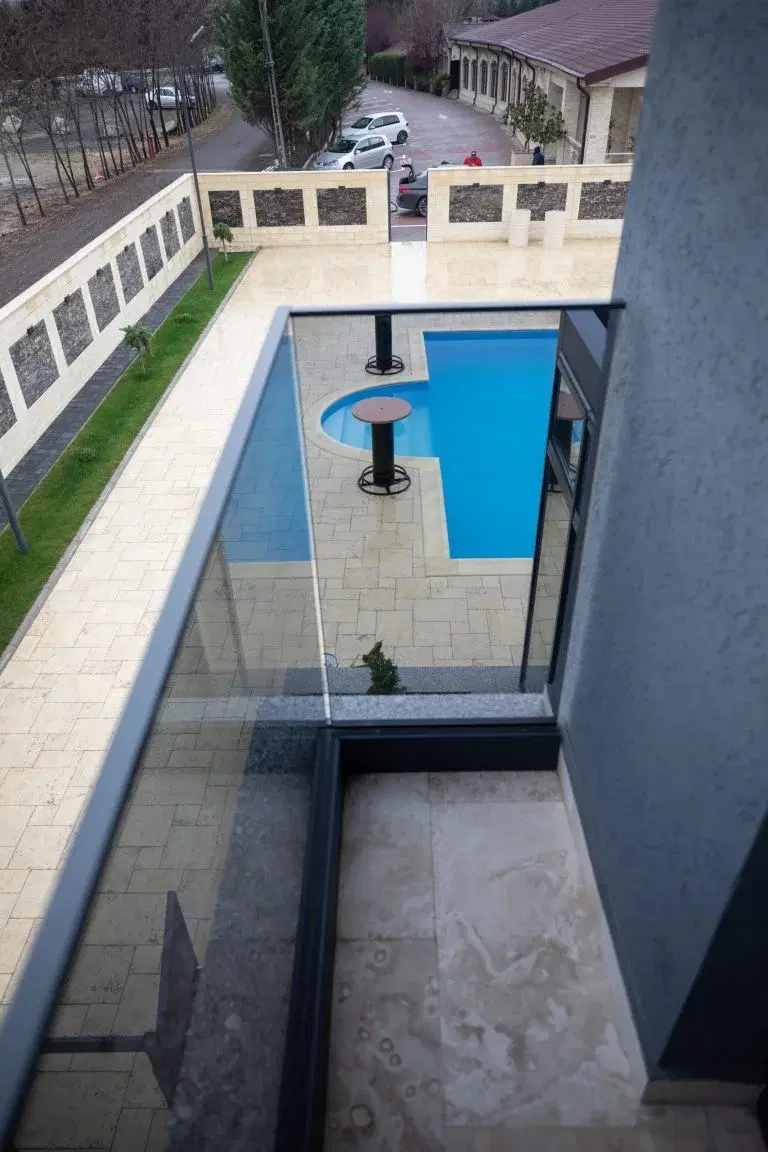 https://honeypot0.s3.amazonaws.com/1701766880132-gallery-HOTEL%20DEL%20PONTE%20%286%29.webp