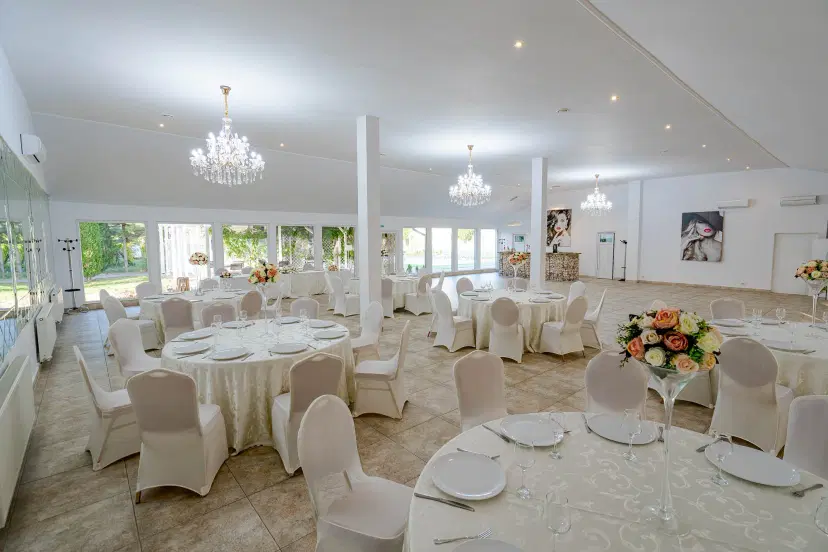 https://honeypot0.s3.amazonaws.com/1701805303601-gallery-Casa-Augsburg-132-1.webp