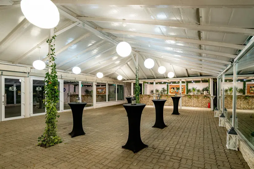 https://honeypot0.s3.amazonaws.com/1701805312306-gallery-Casa-Augsburg-168.webp