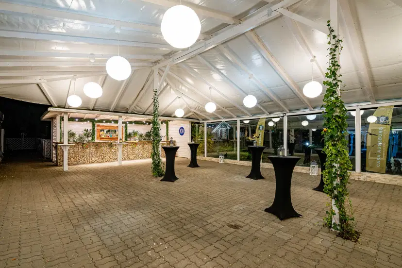 https://honeypot0.s3.amazonaws.com/1701805313308-gallery-Casa-Augsburg-169.webp