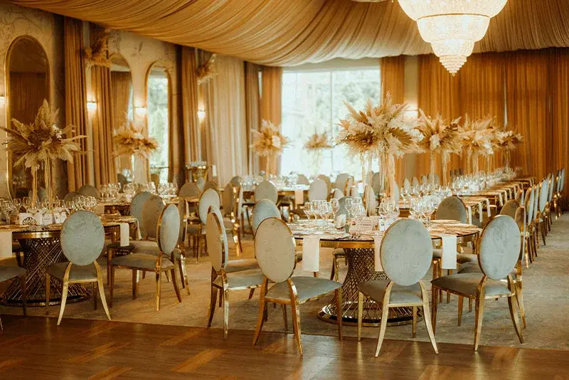https://honeypot0.s3.amazonaws.com/1701808525640-gallery-harmony-salon-evenimente%20%284%29.webp