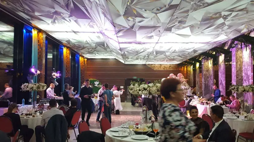 https://honeypot0.s3.amazonaws.com/1701810761985-gallery-hotel-best-salon-diamond-2019-3.webp