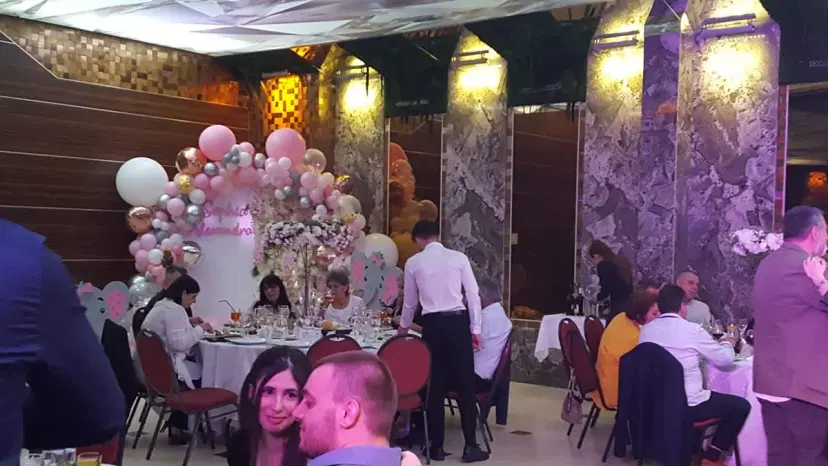 https://honeypot0.s3.amazonaws.com/1701810762869-gallery-hotel-best-salon-diamond-2019-4.webp