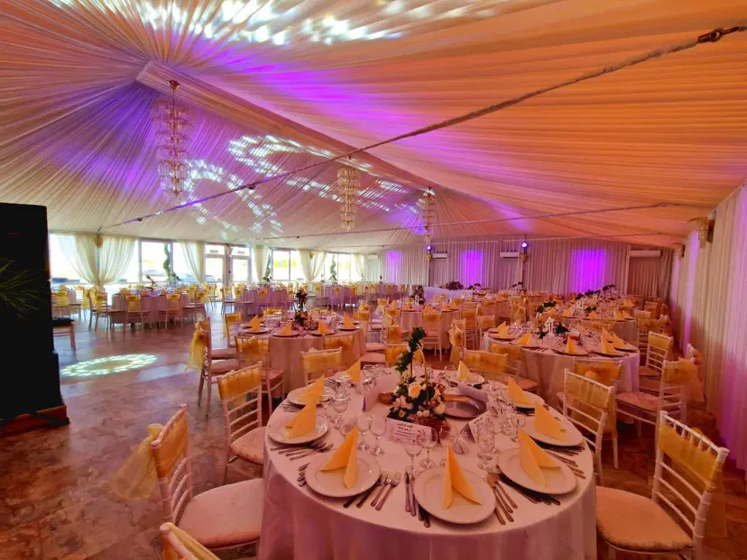 https://honeypot0.s3.amazonaws.com/1701820836185-gallery-BALLROOM-LG%20%281%29.webp