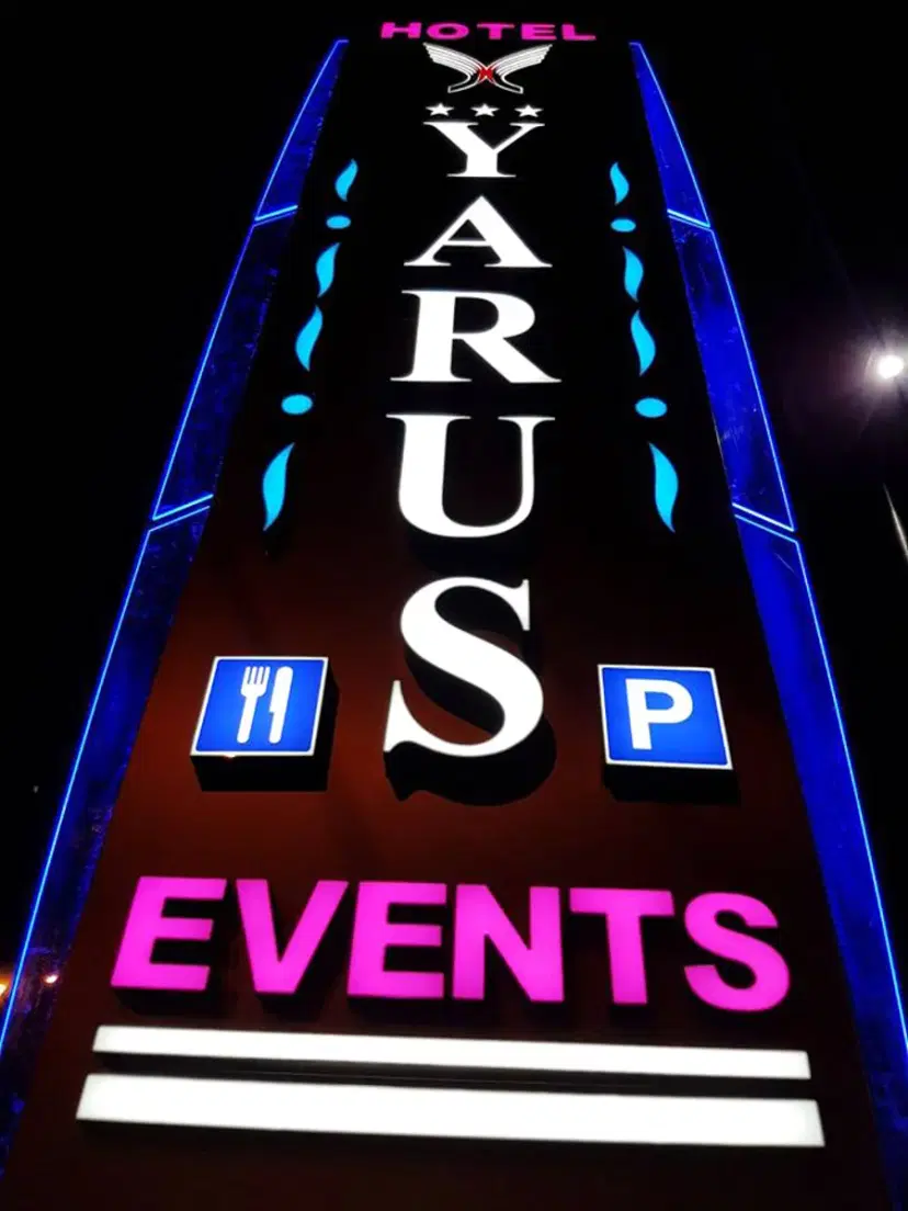 https://honeypot0.s3.amazonaws.com/1701824610872-gallery-Salon-Ballroom-Yarus-3.webp