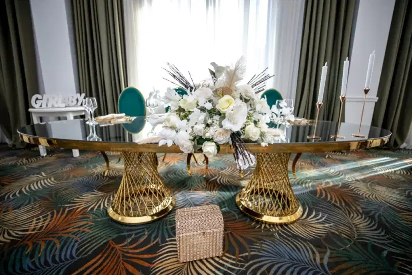 https://honeypot0.s3.amazonaws.com/1701824620894-gallery-Salon-Grand-Ballroom-Yarus-5-1024x683.webp