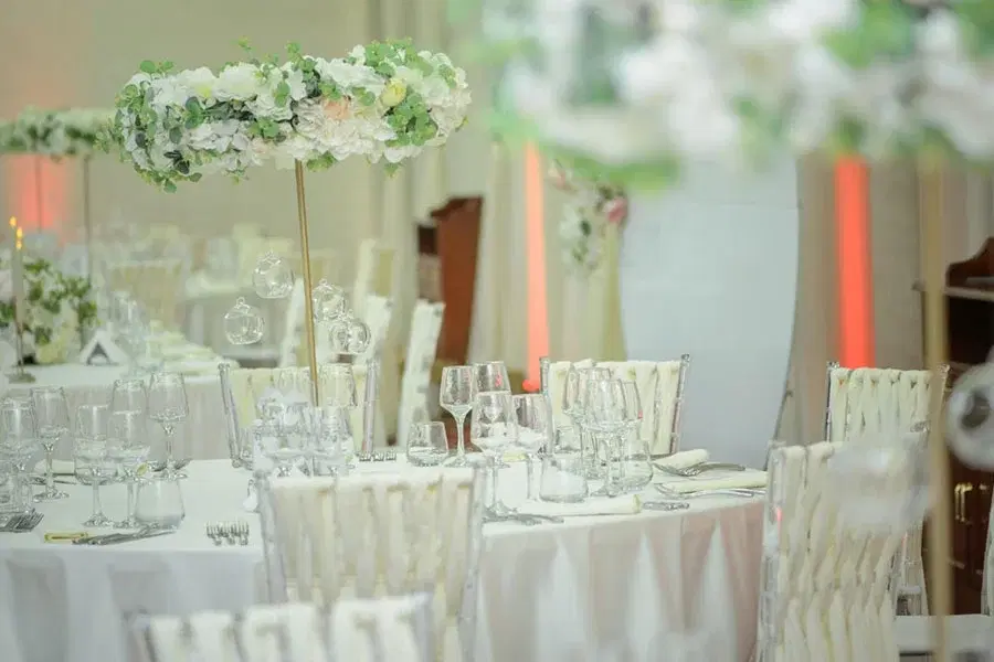 White Ballroom Ploiești
