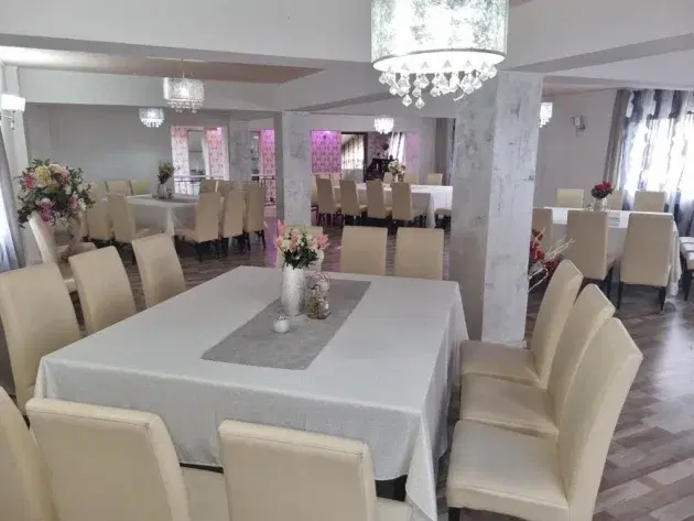 Rrestaurant Rhoa