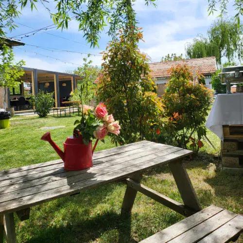 https://honeypot0.s3.amazonaws.com/1702283683187-gallery-GRADINA%20CU%20LAVANDA%20%282%29.webp