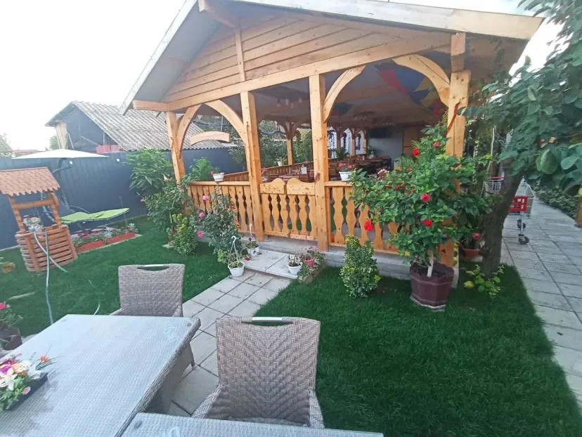 https://honeypot0.s3.amazonaws.com/1702284313745-gallery-LA%20FELINARE%20%285%29.webp