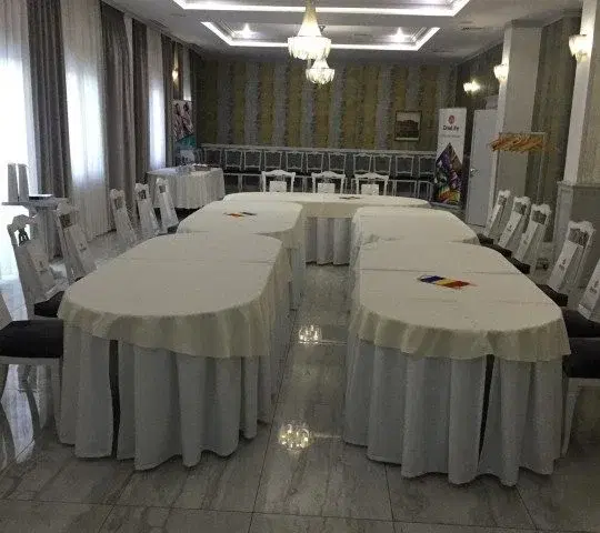 https://honeypot0.s3.amazonaws.com/1702285757174-gallery-HOTEL%20ROYAL%20CLASS%20%286%29.webp