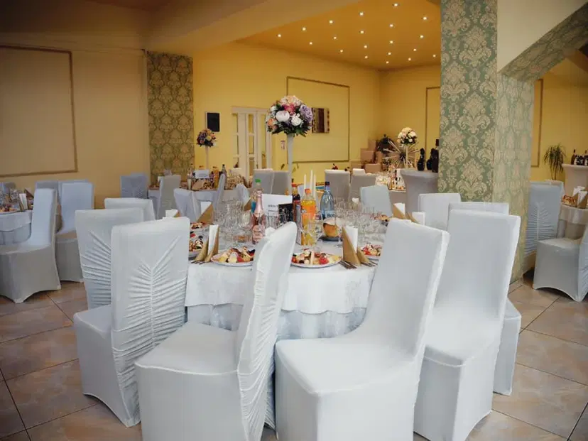 https://honeypot0.s3.amazonaws.com/1702290971111-gallery-RESTAURANT%20GINA%20%286%29.webp
