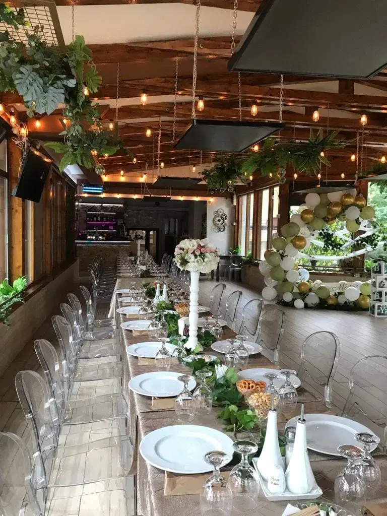 https://honeypot0.s3.amazonaws.com/1702293596450-gallery-RESTAURANT%20PERLA%20%282%29.webp