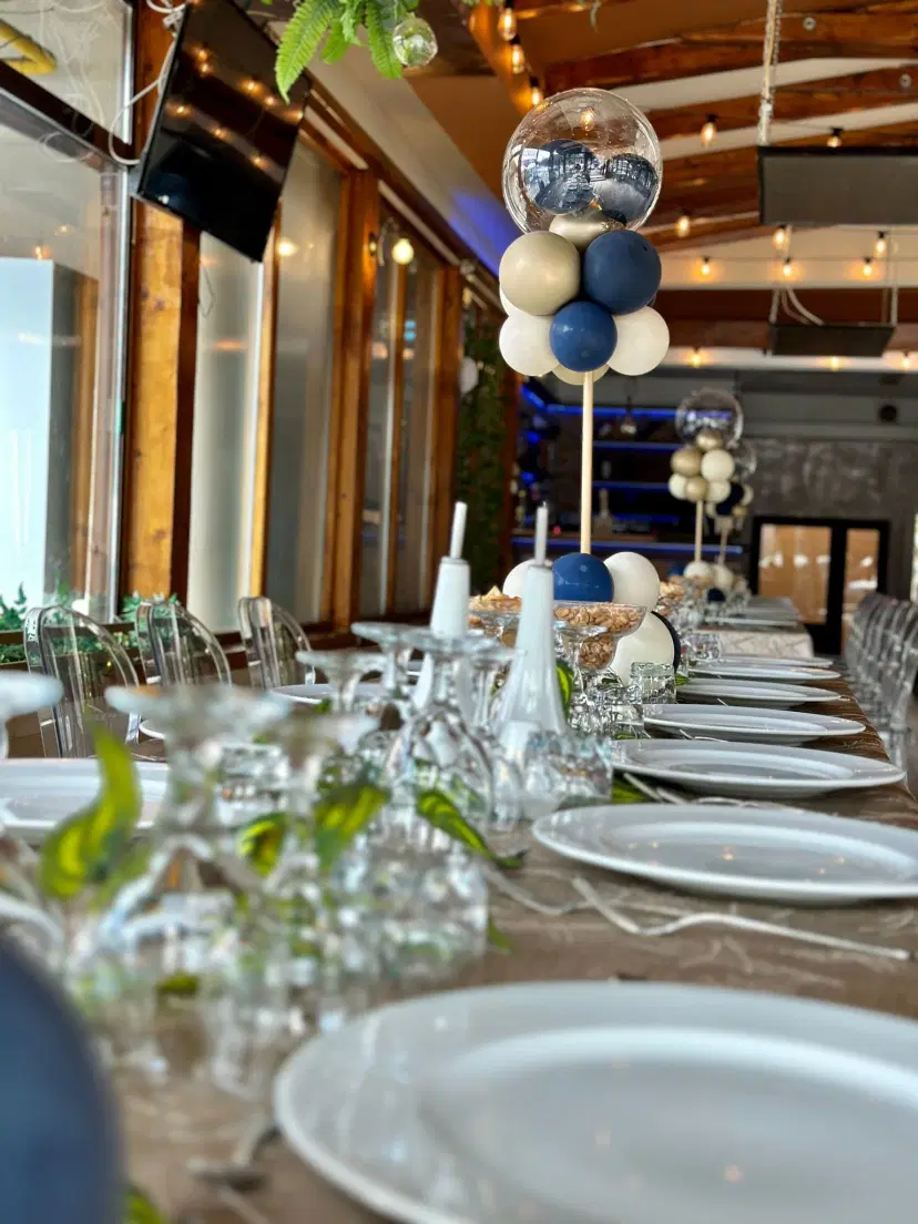 https://honeypot0.s3.amazonaws.com/1702293599551-gallery-RESTAURANT%20PERLA%20%286%29.webp
