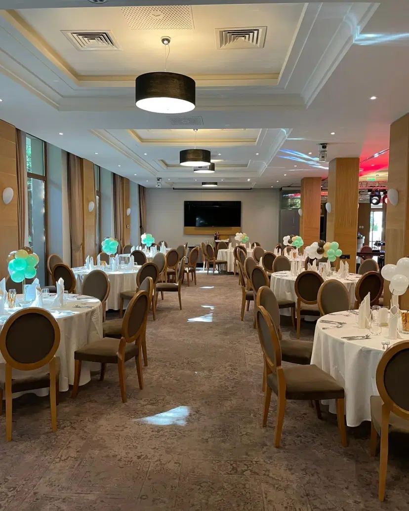 https://honeypot0.s3.amazonaws.com/1702306296284-gallery-HOTEL%20BRILIANT%20%2810%29.webp