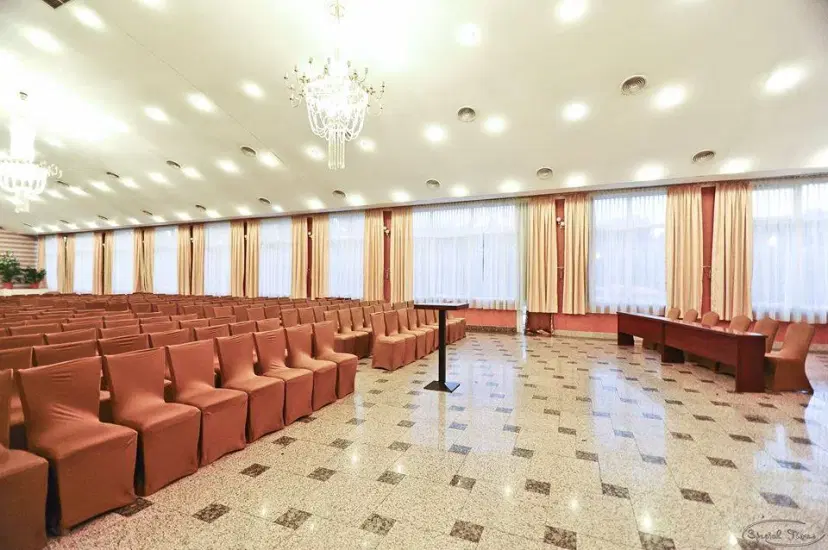 https://honeypot0.s3.amazonaws.com/1702311751777-gallery-GRAND%20HOTEL%20NAPOCA%20%287%29.webp