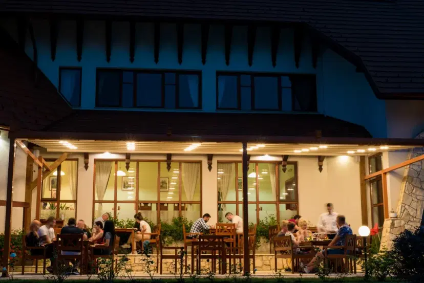 https://honeypot0.s3.amazonaws.com/1702313269128-gallery-RESTAURANT%20BONANZA%20%287%29.webp