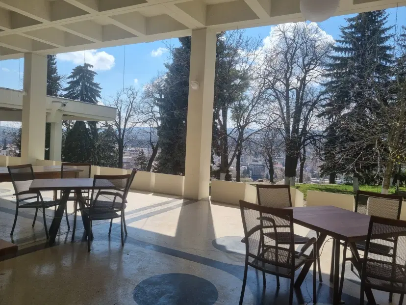 https://honeypot0.s3.amazonaws.com/1702317087688-gallery-HOTEL%20BELVEDERE%20%287%29.webp