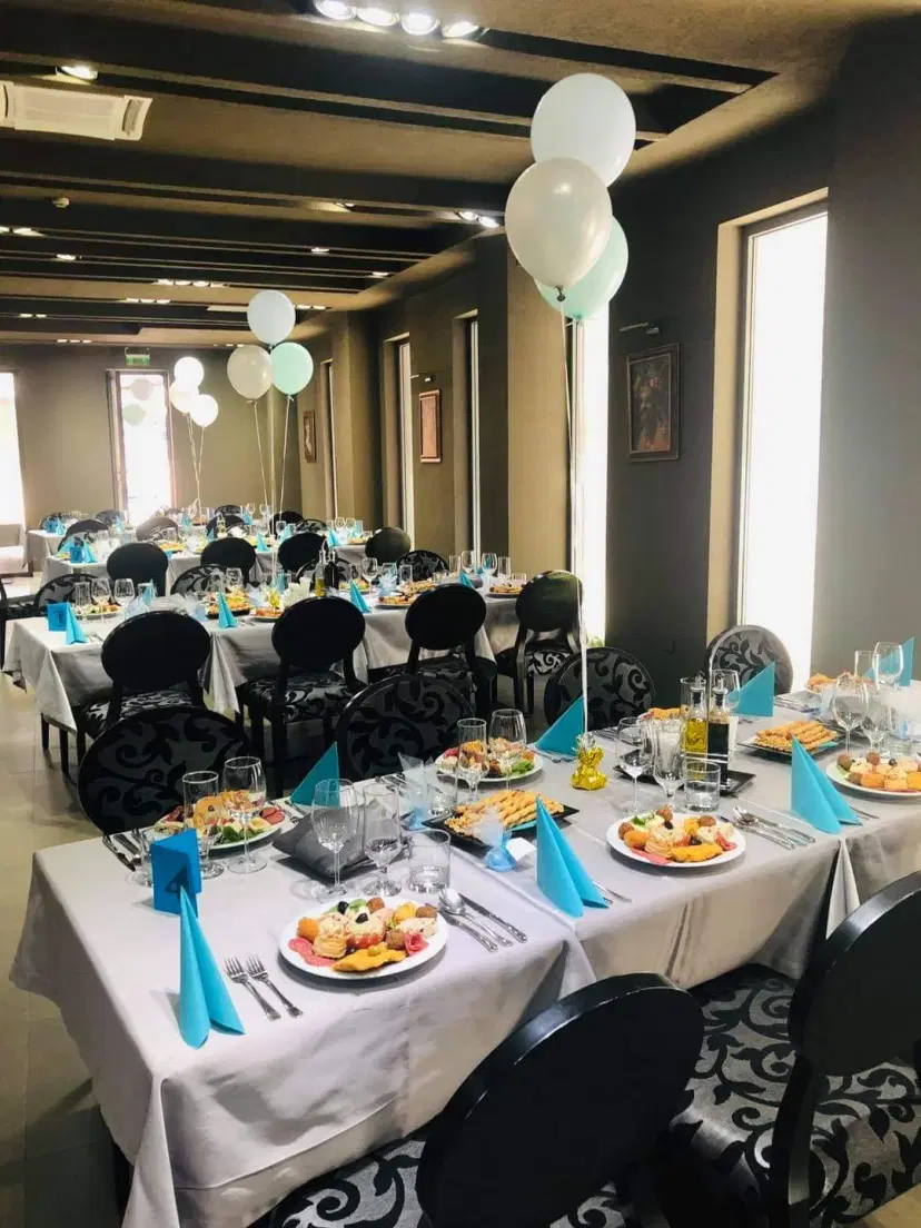 https://honeypot0.s3.amazonaws.com/1702321582886-gallery-HOTEL%20PARADIS%20%282%29.webp