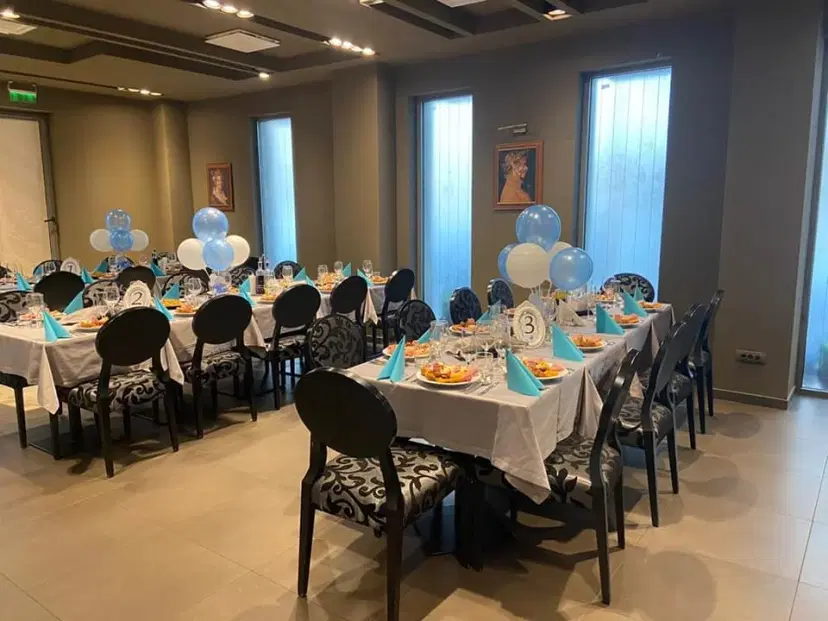 https://honeypot0.s3.amazonaws.com/1702321583657-gallery-HOTEL%20PARADIS%20%283%29.webp