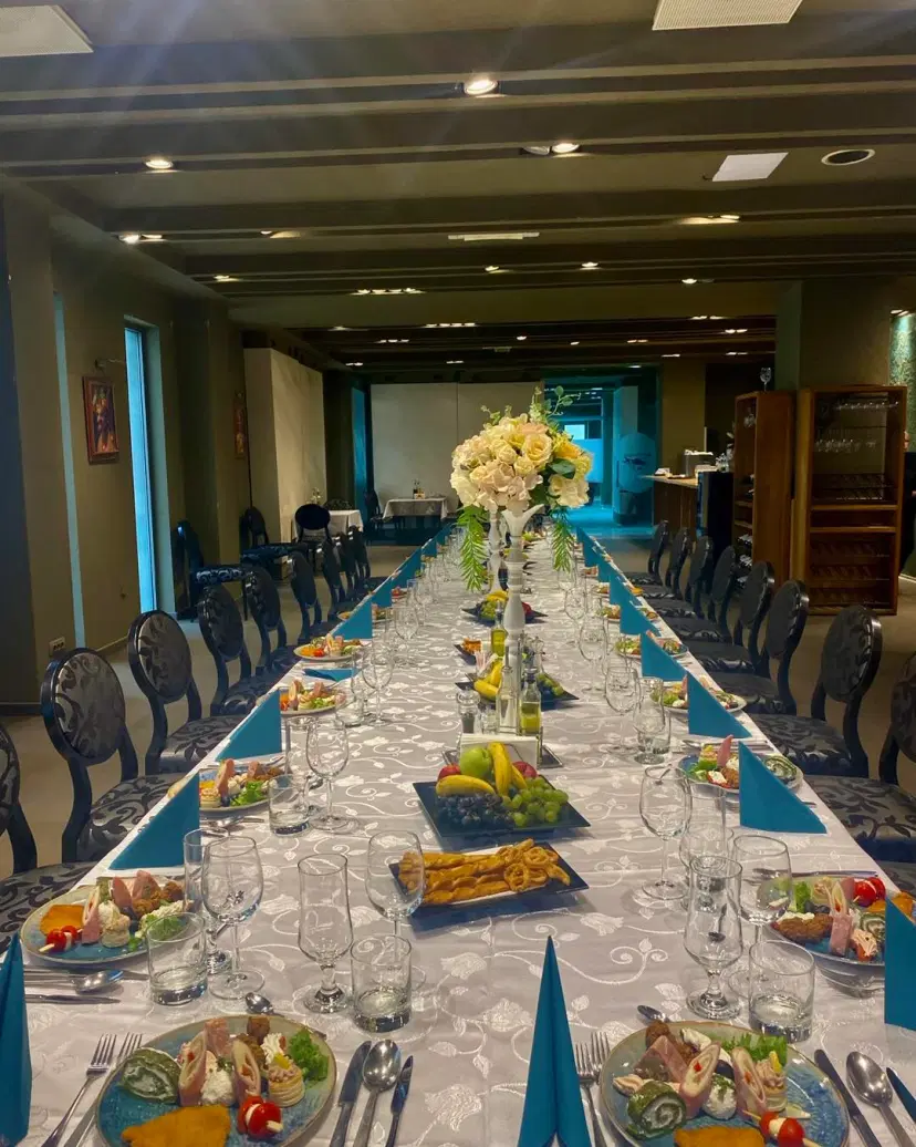 https://honeypot0.s3.amazonaws.com/1702321588997-gallery-HOTEL%20PARADIS%20%2810%29.webp