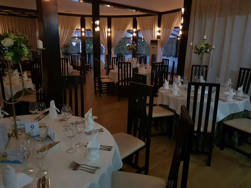 https://honeypot0.s3.amazonaws.com/1702365760040-gallery-club-laguna%20%287%29.webp