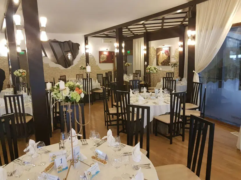 https://honeypot0.s3.amazonaws.com/1702365761878-gallery-club-laguna%20%289%29.webp