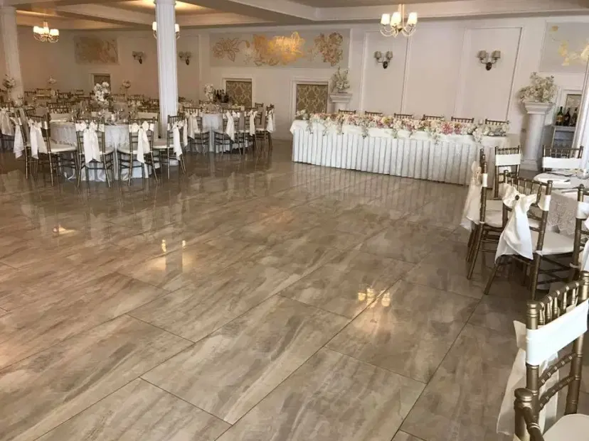 https://honeypot0.s3.amazonaws.com/1702370560209-gallery-RESTAURANT%20CHIC%20%282%29.webp