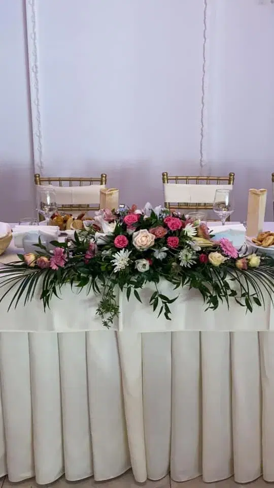 https://honeypot0.s3.amazonaws.com/1702370561623-gallery-RESTAURANT%20CHIC%20%284%29.webp