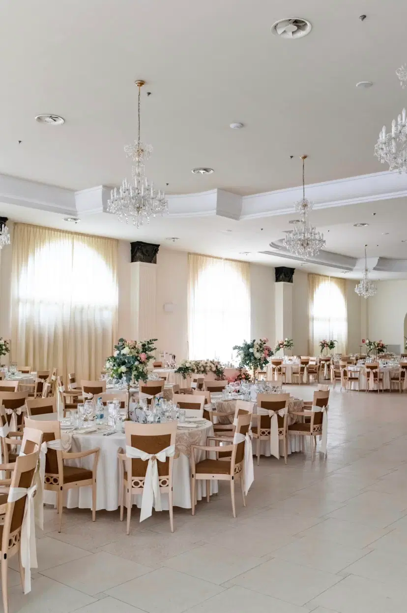 https://honeypot0.s3.amazonaws.com/1702371590224-gallery-GRAND%20HOTEL%20ITALIA%20%284%29.webp