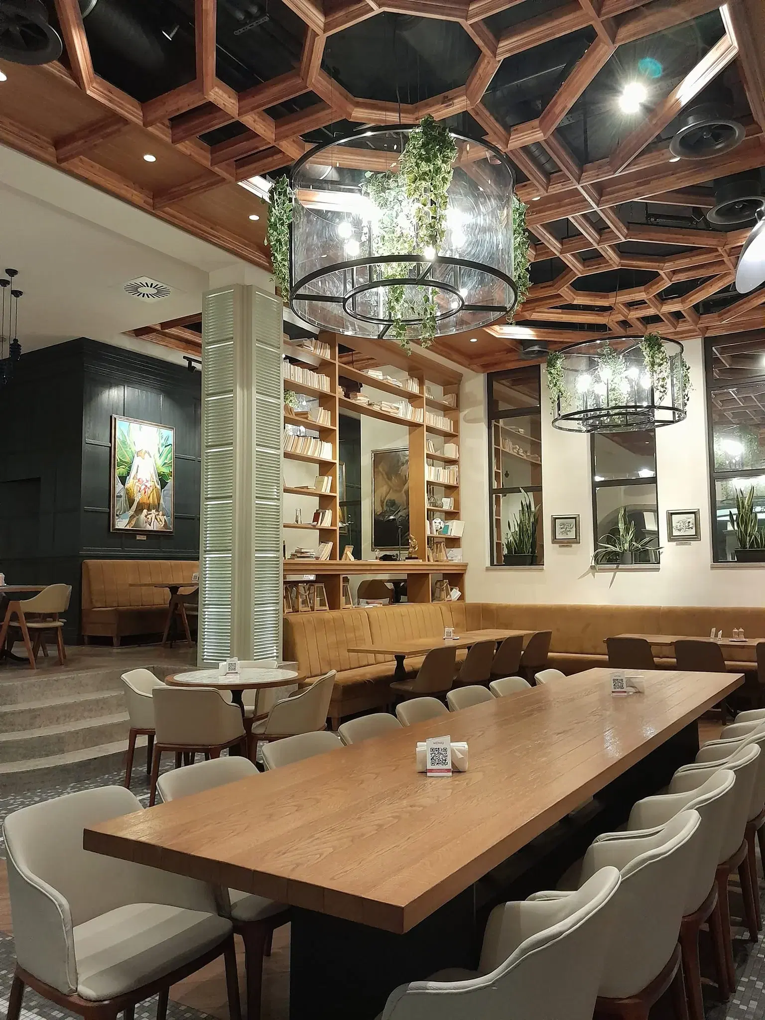 CHIOS Social Lounge