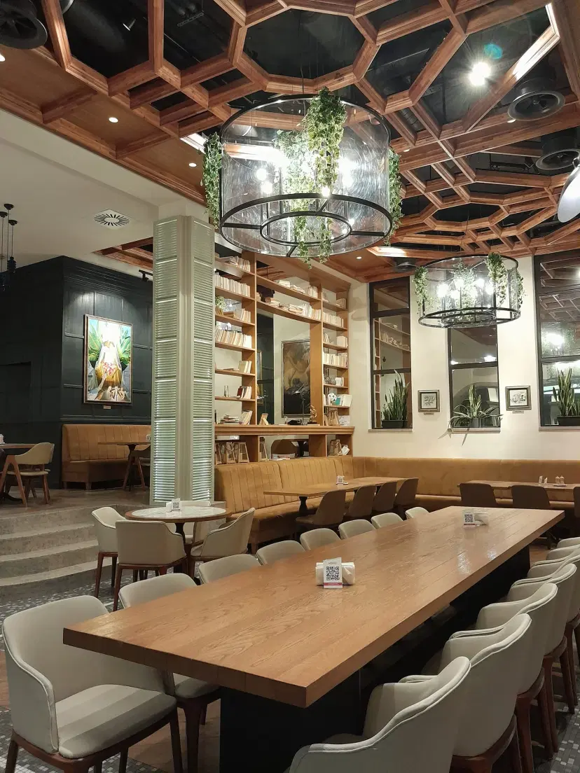 https://honeypot0.s3.amazonaws.com/1702374146623-gallery-CHIOS%20Social%20Lounge%20%283%29.webp
