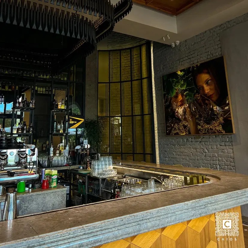 https://honeypot0.s3.amazonaws.com/1702374150229-gallery-CHIOS%20Social%20Lounge%20%287%29.webp