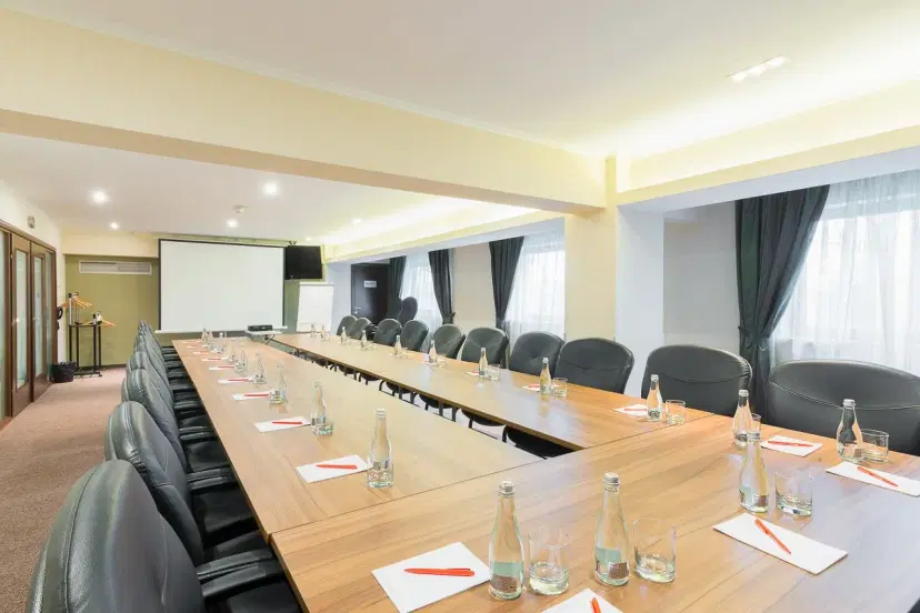 https://honeypot0.s3.amazonaws.com/1702384488939-gallery-HOTEL%20RAMADA%20CLUJ%20%281%29.webp