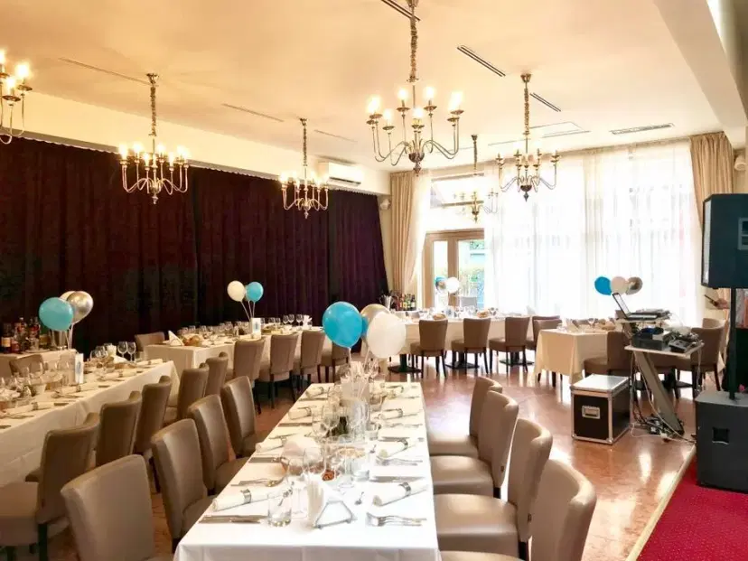 https://honeypot0.s3.amazonaws.com/1702384489907-gallery-HOTEL%20RAMADA%20CLUJ%20%282%29.webp
