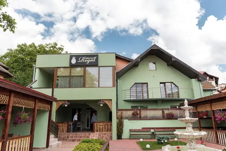 https://honeypot0.s3.amazonaws.com/1702385215121-gallery-RESTAURANT%20REGAL%20%281%29.webp